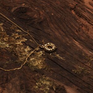 Small donut necklace with chain